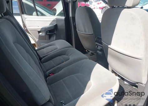 2004 Ford Explorer Xlt z USA, uszkodzony, nr VIN 1FMZU63K84UA26304